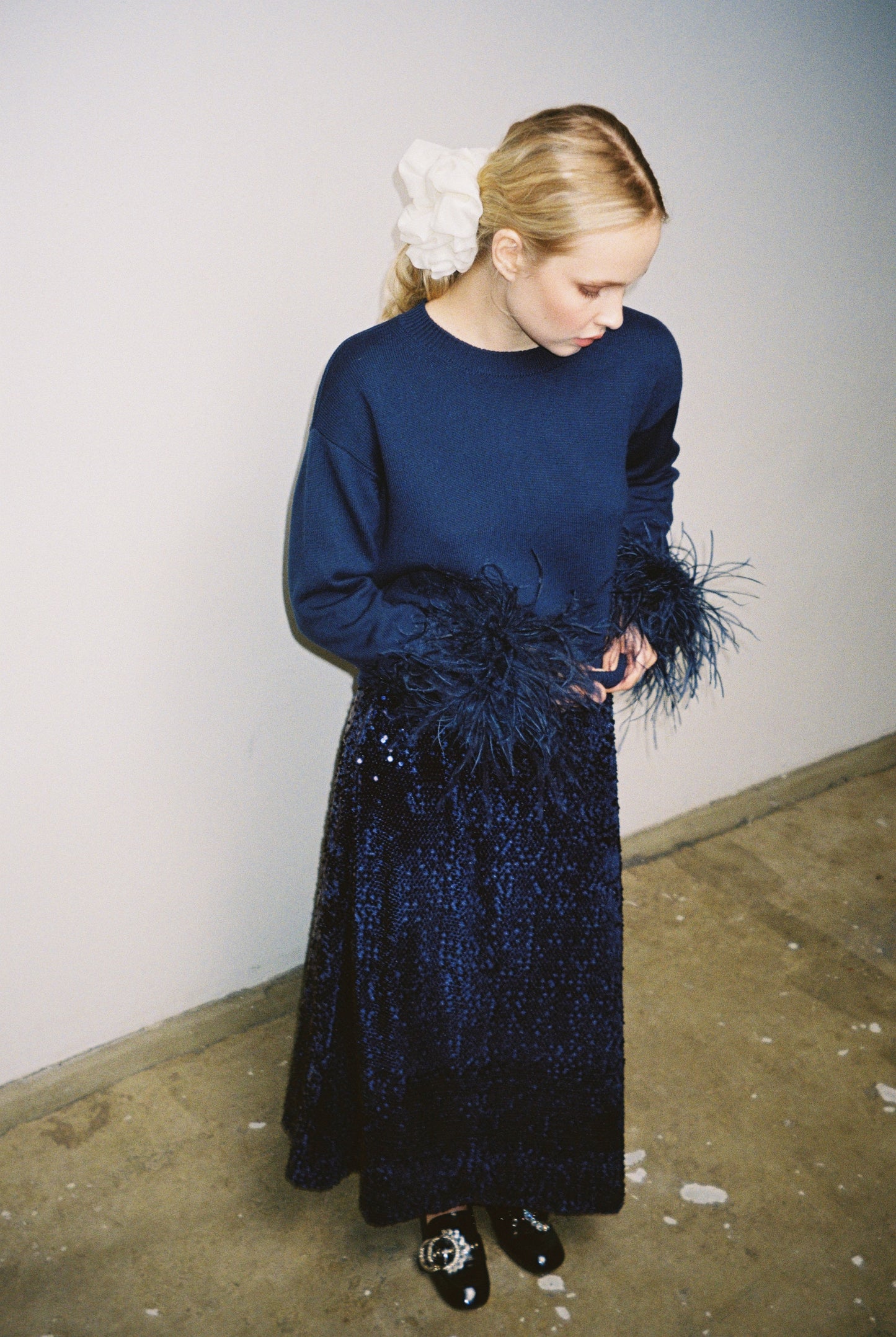 Jumper with feathers